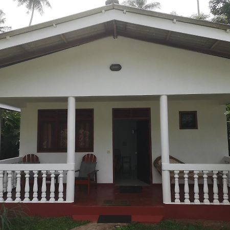 Vidisa Hotel Хиккадува Экстерьер фото