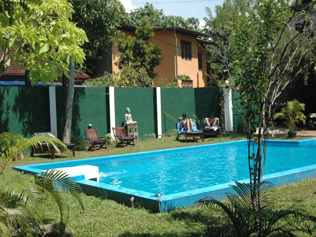 Vidisa Hotel Хиккадува Экстерьер фото