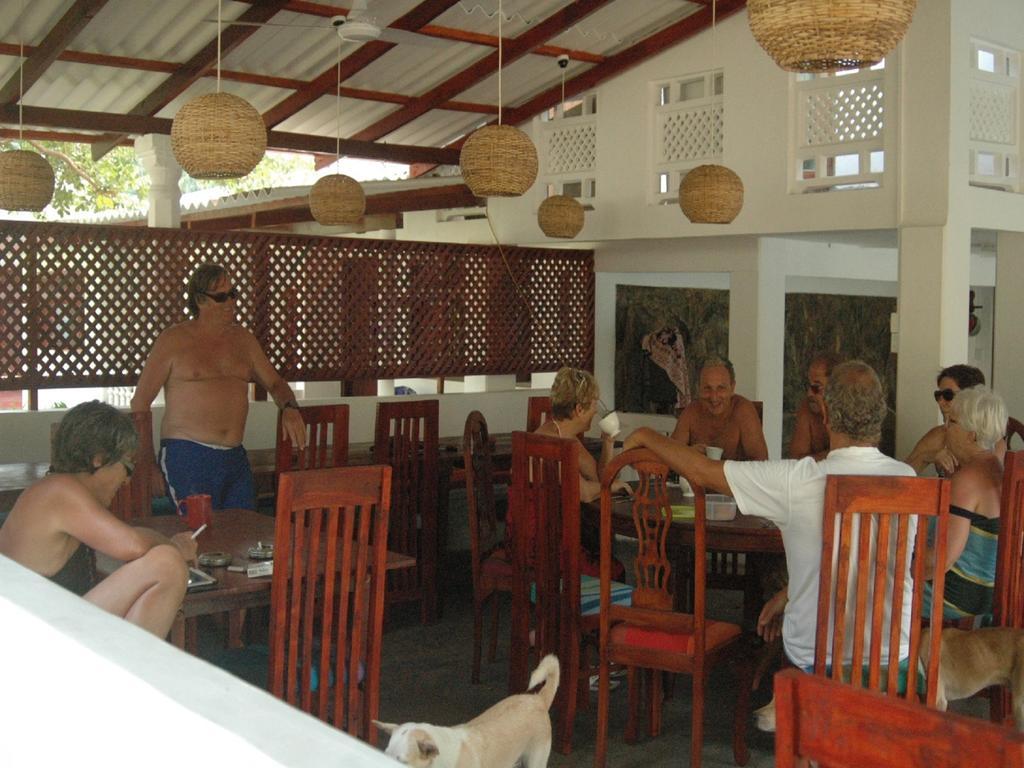 Vidisa Hotel Хиккадува Экстерьер фото